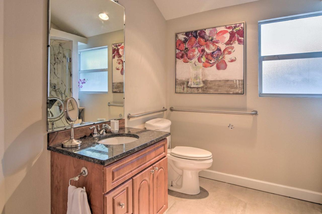 Vibrant Dunedin Getaway With Furnished Patio! Βίλα Εξωτερικό φωτογραφία