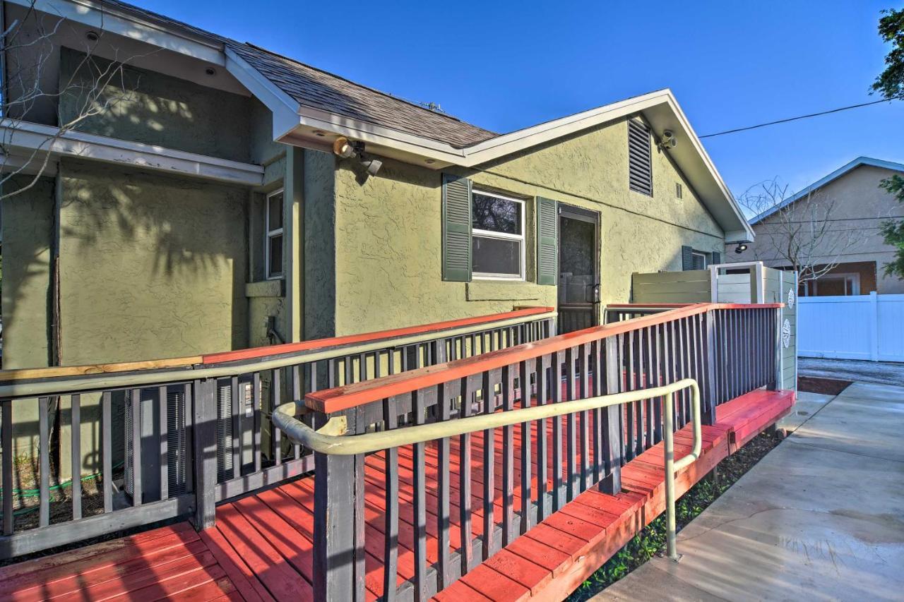 Vibrant Dunedin Getaway With Furnished Patio! Βίλα Εξωτερικό φωτογραφία